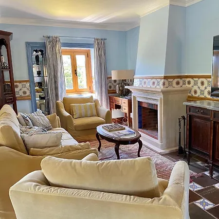 Charm Azenha Dóbidos Farm *