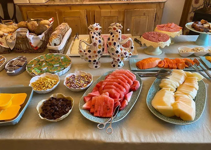 Charm Azenha Dobidos Farm